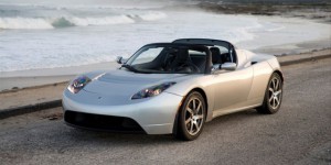 Tesla : plus d’autonomie pour le Roadster, plus de puissance pour la P85D