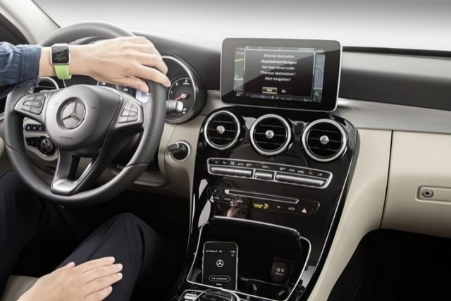 Mercedes : une application de navigation porte à porte pour l’Apple Watch