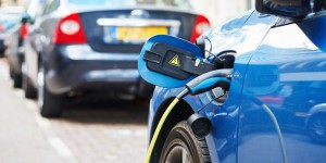 Comment les assurances automobiles s’adaptent aux véhicules électriques ?