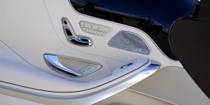 Mercedes C180 : Pourquoi la porte du côté passager se bloque ?