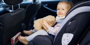 Jusqu’à quel âge un enfant doit-il utiliser un siège auto ?