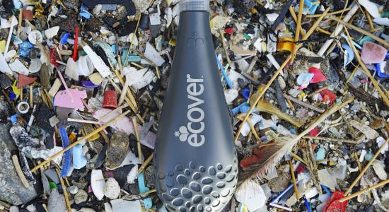 Cette bouteille de liquide vaisselle est fabriquée avec du plastique des océans