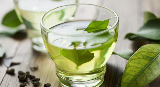 Boire du thé vert aide à réduire les risques de cancer
