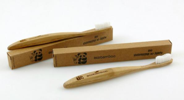 Oui, la brosse à dent biodégradable en bambou existe