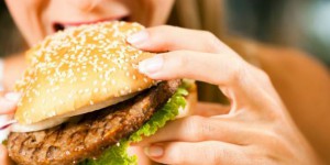 Une étude révèle que la majorité des hamburgers contiennent des matières fécales 