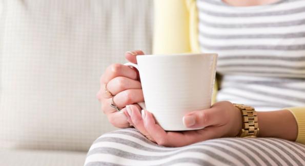 Selon l'OMS, boire son café ou son thé trop chaud est cancérogène