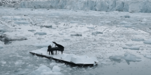 Réchauffement climatique : un concert féerique sur la banquise pour sauver l'Arctique