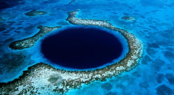 Le Grand Trou Bleu du Belize menacé par les industries