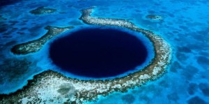 Le Grand Trou Bleu du Belize menacé par les industries