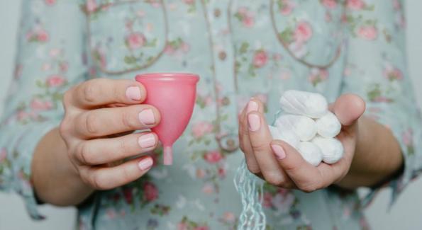 Coupe menstruelle et tampons : attention au choc toxique