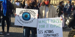Marche pour le climat à Paris : “Écoute la jeunesse, elle lance un SOS”
