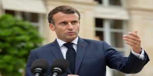 Emmanuel Macron défend le nucléaire et prône la “résilience” face aux “dérèglements” climatiques