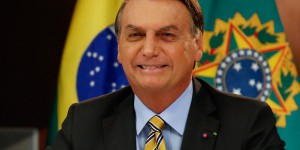 Bolsonaro décoré pour « mérite indigéniste »