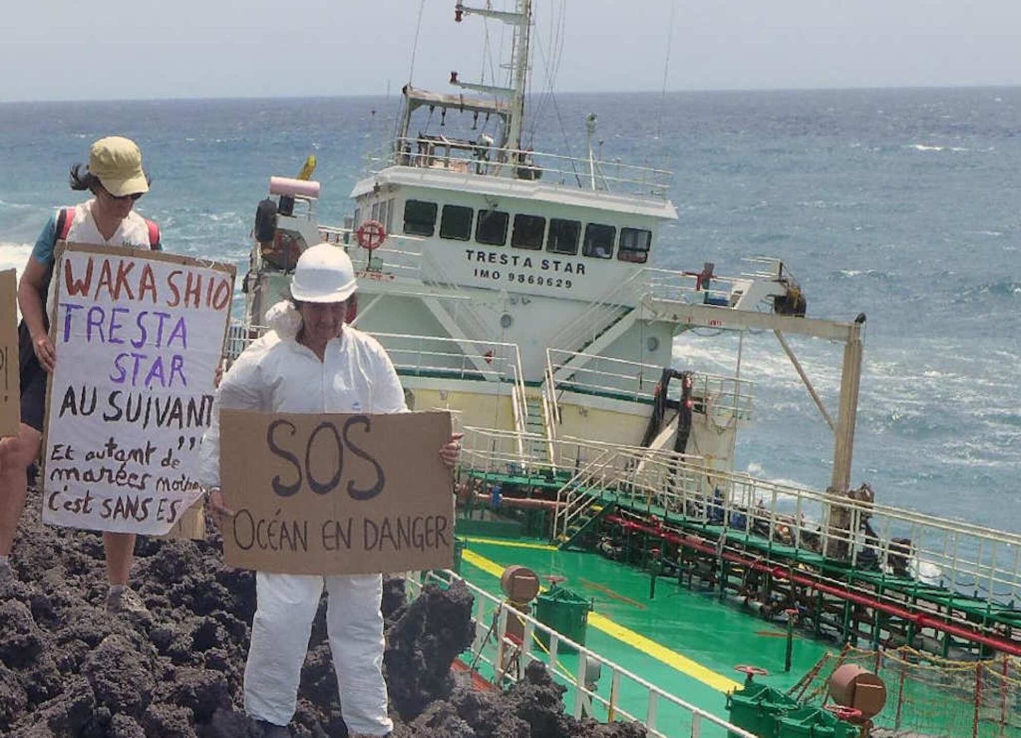 Dépollution à la Réunion après l’échouement d’un pétrolier mauricien