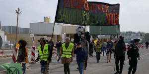 Une centaine de collectifs protestent contre la bétonisation des terres agricoles en France