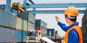 Transport de marchandises : le ministre du Travail souhaite renforcer la protection contre le risque chimique