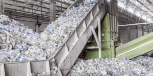 Plastiques recyclés : les impacts environnementaux de huit matières passés au crible