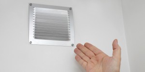 Bâtiments neufs : l'Ademe plaide pour un meilleur contrôle des systèmes de ventilation 