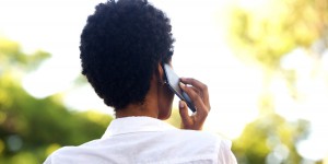 Exposition aux ondes : les téléphones portables testés sont conformes à la réglementation