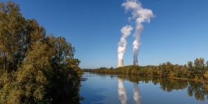 Nucléaire : il faut 'probablement' modifier la loi de transition énergétique, selon l'entourage de Hulot