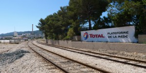 Six associations déposent un recours contre l'autorisation préfectorale de la raffinerie de Total à La Mède