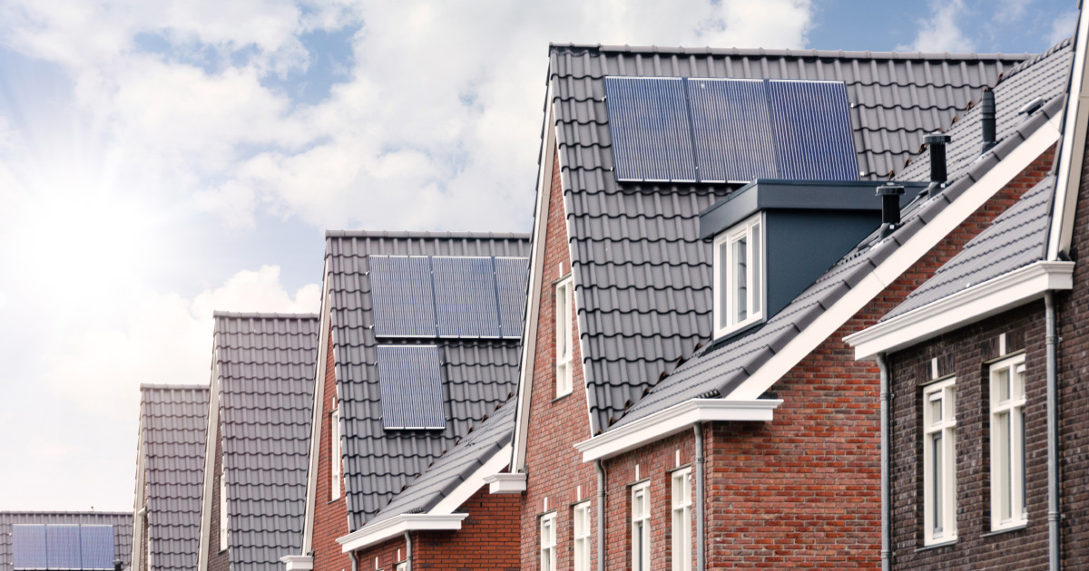Photovoltaïque sur bâtiment : les aides de l'Etat conditionnées au recours à une entreprise qualifiée