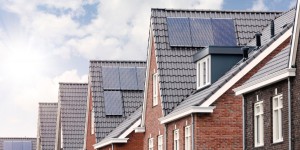 Photovoltaïque sur bâtiment : les aides de l'Etat conditionnées au recours à une entreprise qualifiée
