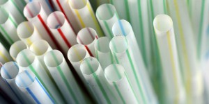 Le Conseil constitutionnel valide l'interdiction des ustensiles en plastique d'ici 2020