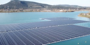 [VIDEO] La plus grande centrale photovoltaïque flottante d'Europe se construit dans le Vaucluse 