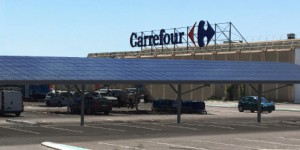 Carrefour expérimente les protections solaires photovoltaïques sur 36 parkings