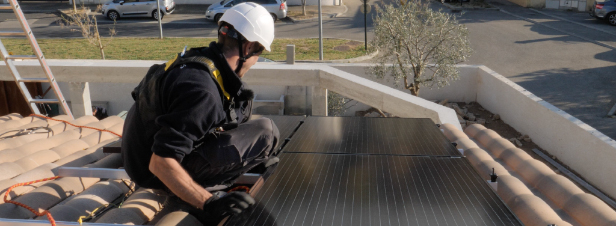 [VIDEO] Installateur de panneaux solaires, un métier qui recrute