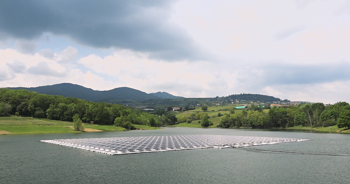 [VIDEO] Le solaire flottant se développe en Auvergne-Rhône-Alpes