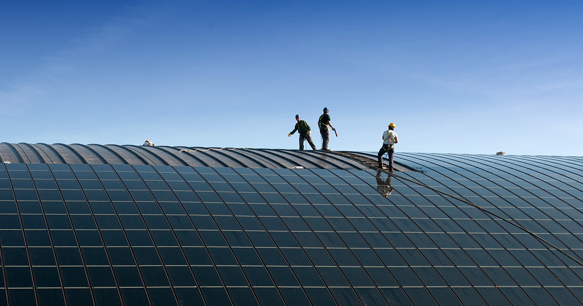 Photovoltaïque en toiture : l'absence de concurrence fait grimper la facture de l'appel d'offres