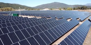 [VIDEO] Des centrales photovoltaïques avec stockage pour l'autonomie énergétique de la Corse