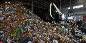 Loi économie circulaire : les députés veulent mieux contrôler l'enfouissement des déchets valorisables