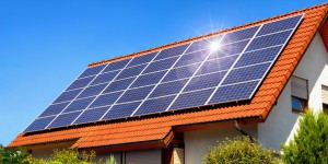 Gel des tarifs d'achat pour les installations photovoltaïques sur bâtiments de moins de 100 kW 