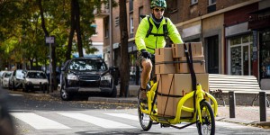 Un programme CEE finance la livraison de colis à pied ou à vélo