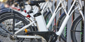 Vélos électriques en libre-service : les sociétés Smoove et Zoov s'unissent