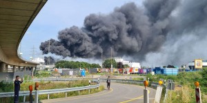 En Allemagne, explosion sur un site chimique près de Cologne, les habitants confinés 