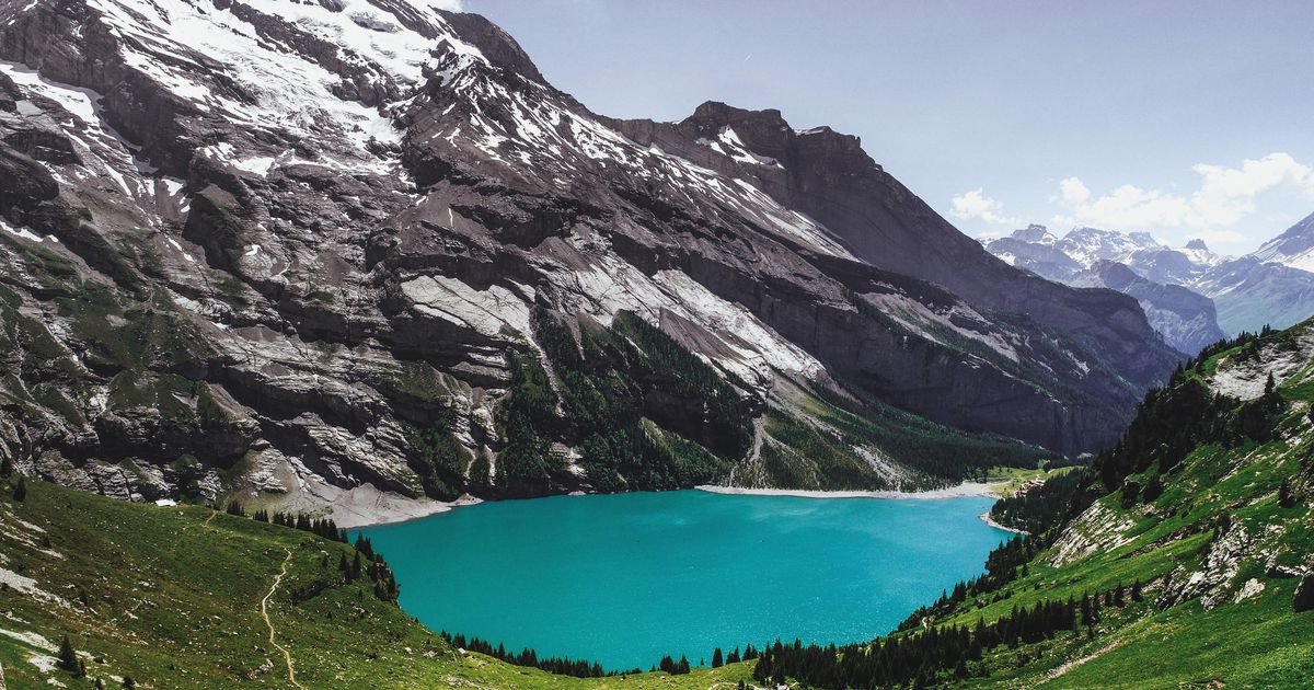 Dans les Alpes suisses, plus de 1 000 lacs créés par la fonte des glaciers