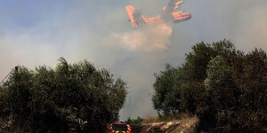 Reprise de feu dans le Vaucluse, des centaines de pompiers encore mobilisés