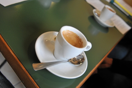 Le 'café en attente': une vieille tradition napolitaine 