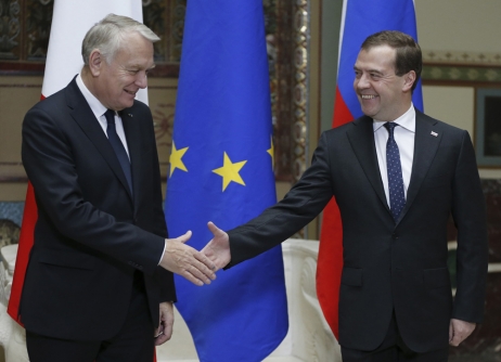 Greenpeace : Ayrault demande un 'geste humanitaire' à Medvedev