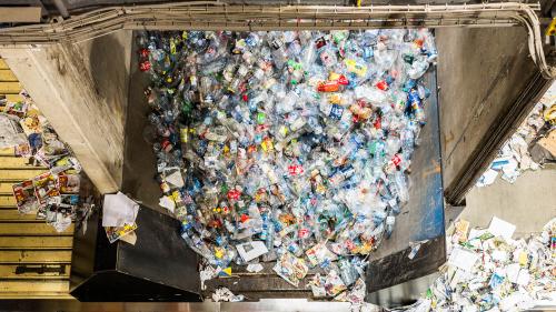 La France veut se débarrasser des emballages plastiques à usage unique d'ici 2040