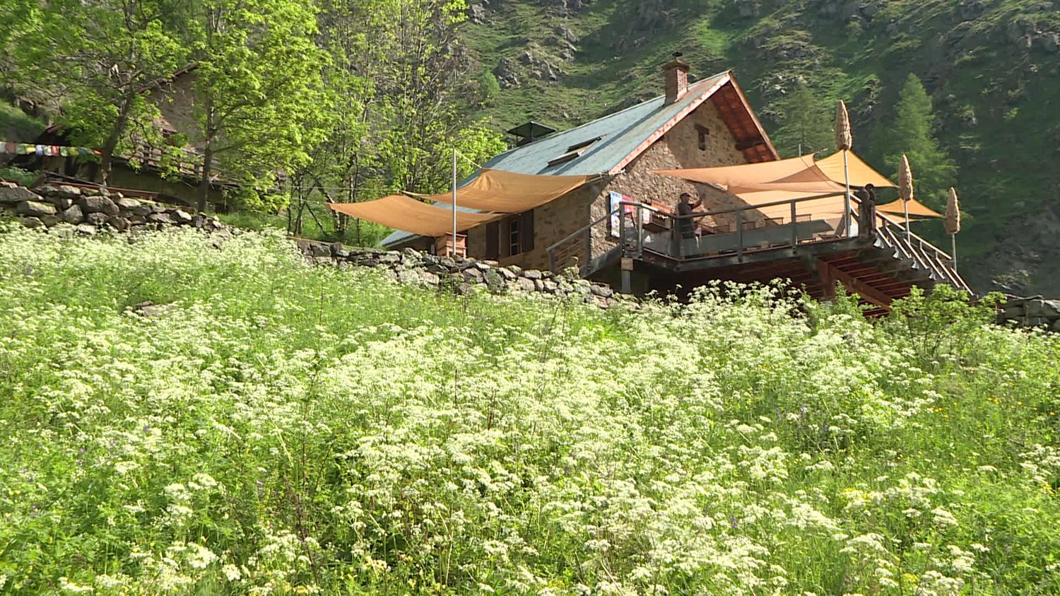 Dans les Hautes-Alpes, le refuge du Tourond devient autonome grâce à l'énergie solaire