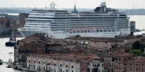 VIDEO. A Venise, le retour polémique des paquebots de croisière