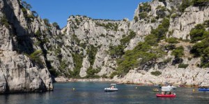 A Marseille, le parc national des calanques durcit le ton face à la surfréquentation maritime
