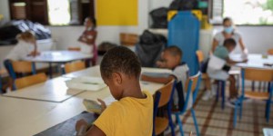 Le journal des Outre-mers. Une rentrée scolaire impactée par le Covid en Guadeloupe et en Martinique