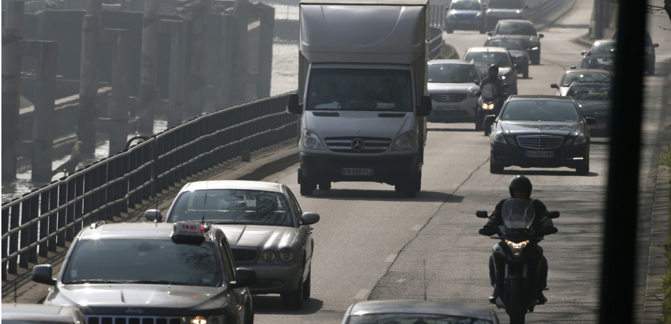 Voitures polluantes interdites à Paris : un bon point pour la santé, mais...