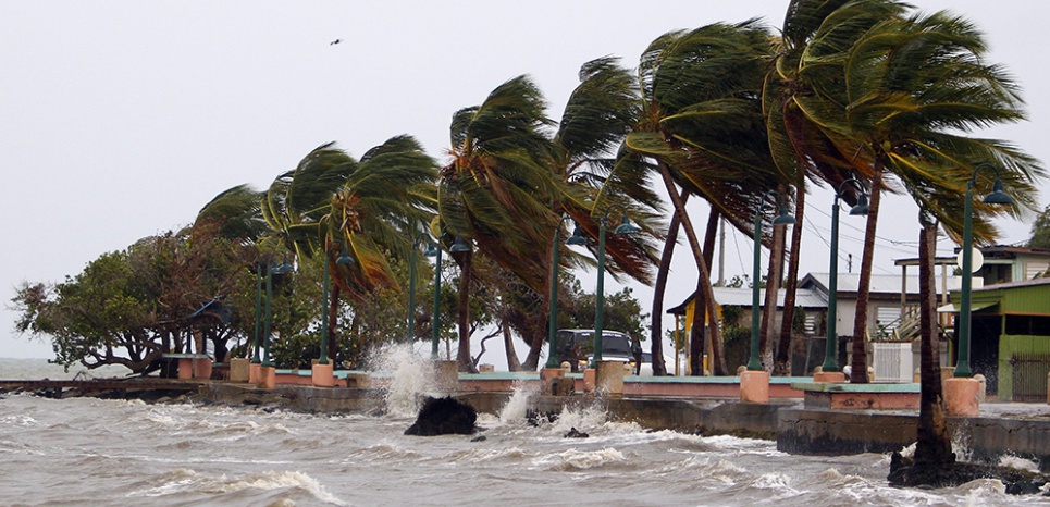 Ouragan Maria : deux morts en Guadeloupe, menace sur Porto Rico